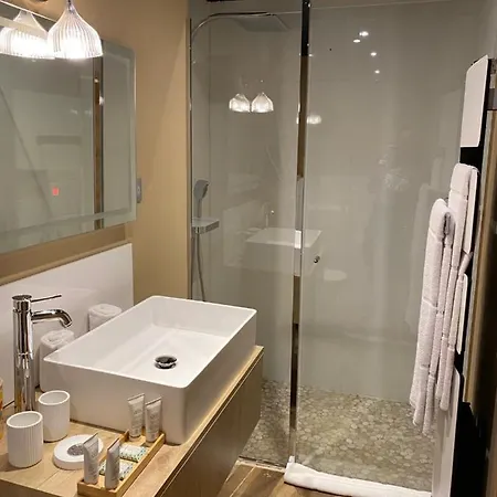Hotel 19